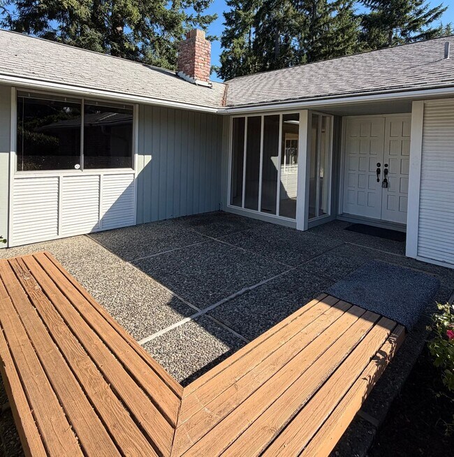 Foto del edificio - 4 Bed / 2.5 Bath Bellevue rambler $4,295/month