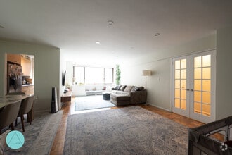 Building Photo - 425 E 63rd St