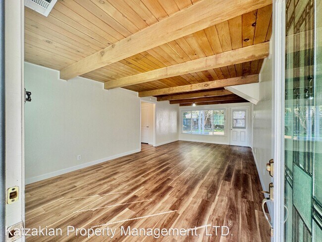 Building Photo - 3 br, 2 bath House - 1211 Douglas Rd