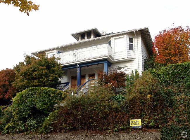 Building Photo - 1827 3rd Ave W