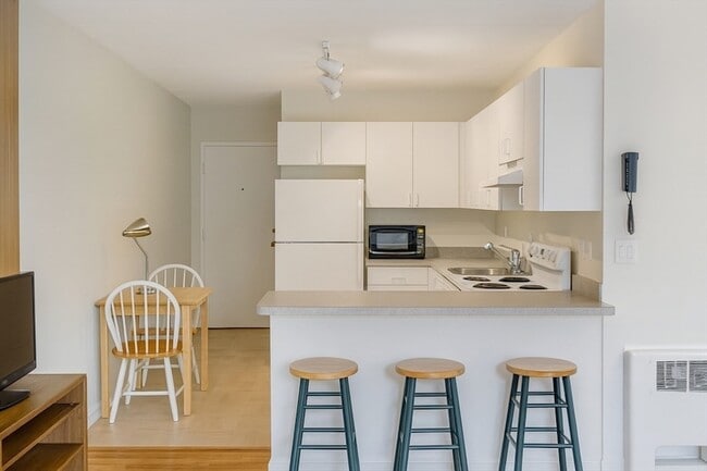 Photo - 200 Swanton St Apartment