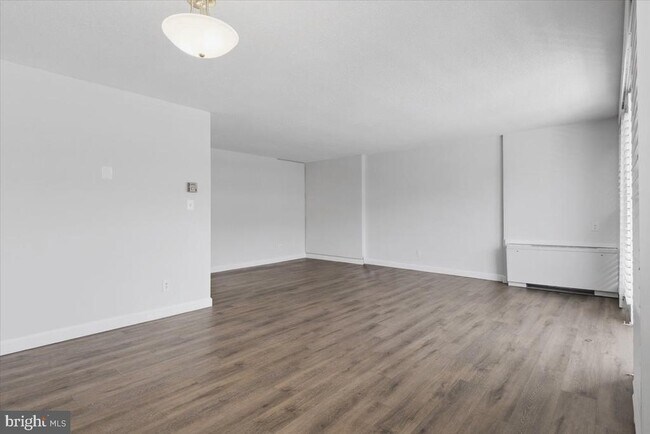 Foto del edificio - 1301 S Arlington Ridge Rd