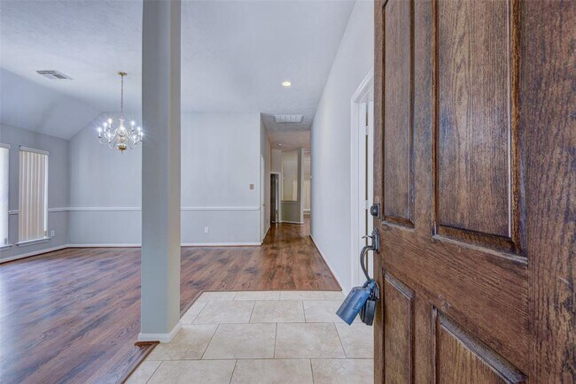 Foto del edificio - 1242 Ragsdale Ln