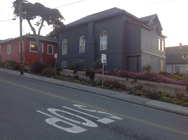 Main House - 701 Hawthorne St