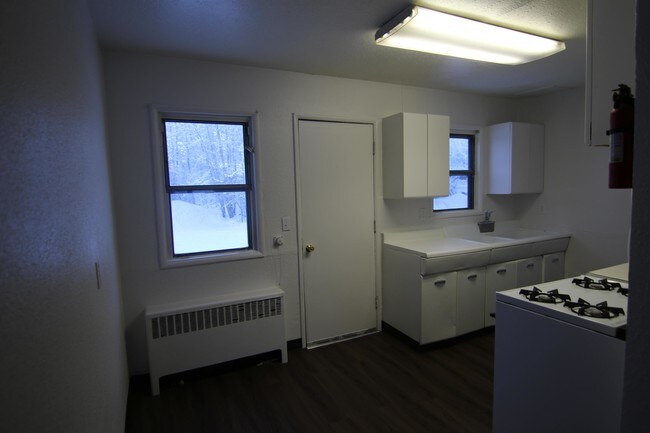 Building Photo - 516 A St