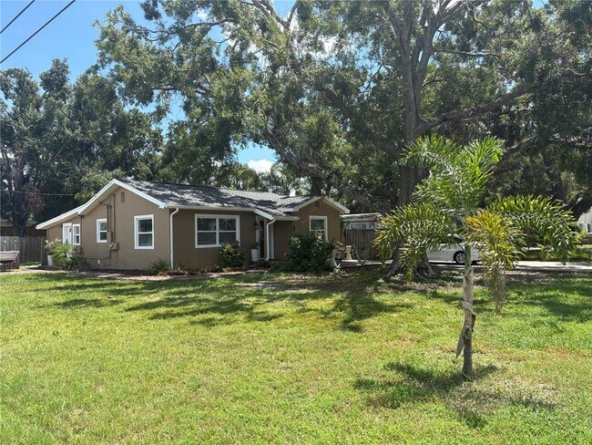 Foto del edificio - 6702 S Kissimmee St