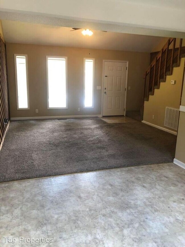 Foto del edificio - 1 br, 1 bath House - 108 Summit St.