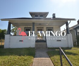 Building Photo - 520 Huron Ave