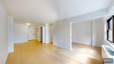 Building Photo - 222 E 39th St