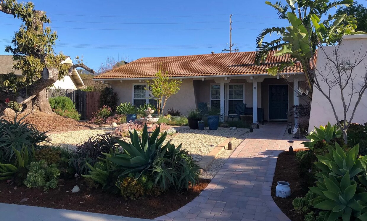 Foto principal - 4Bed/2Bath Goleta Home For Rent!