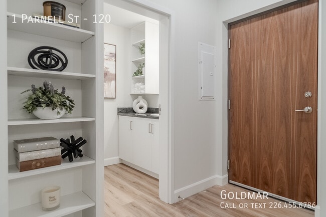 Photo du bâtiment - Now Available in Essex, Newly Built Unit with all the Must-have Amenities!