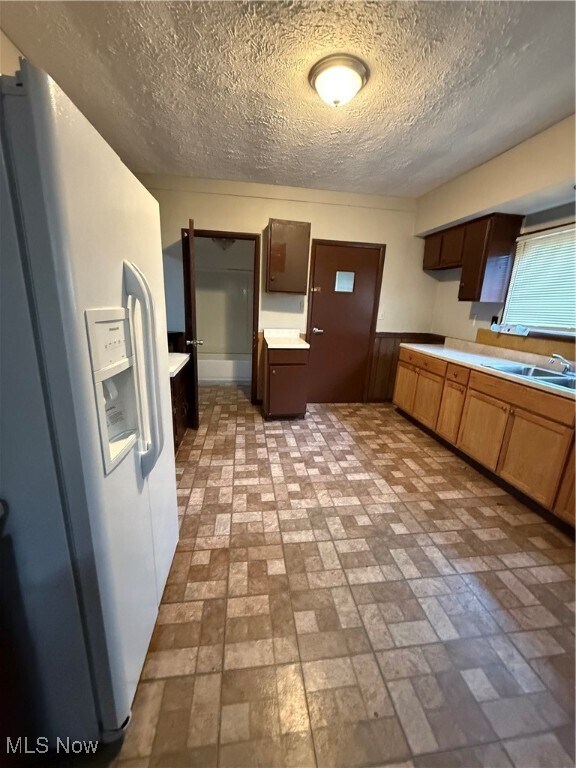 Foto del edificio - 1214 Bellows St