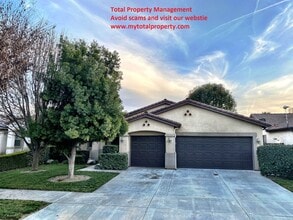 Building Photo - 6245 W Whitley Ave