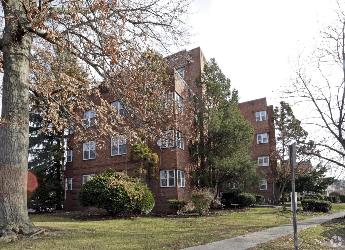 Building Photo - 905-919 Park Ave
