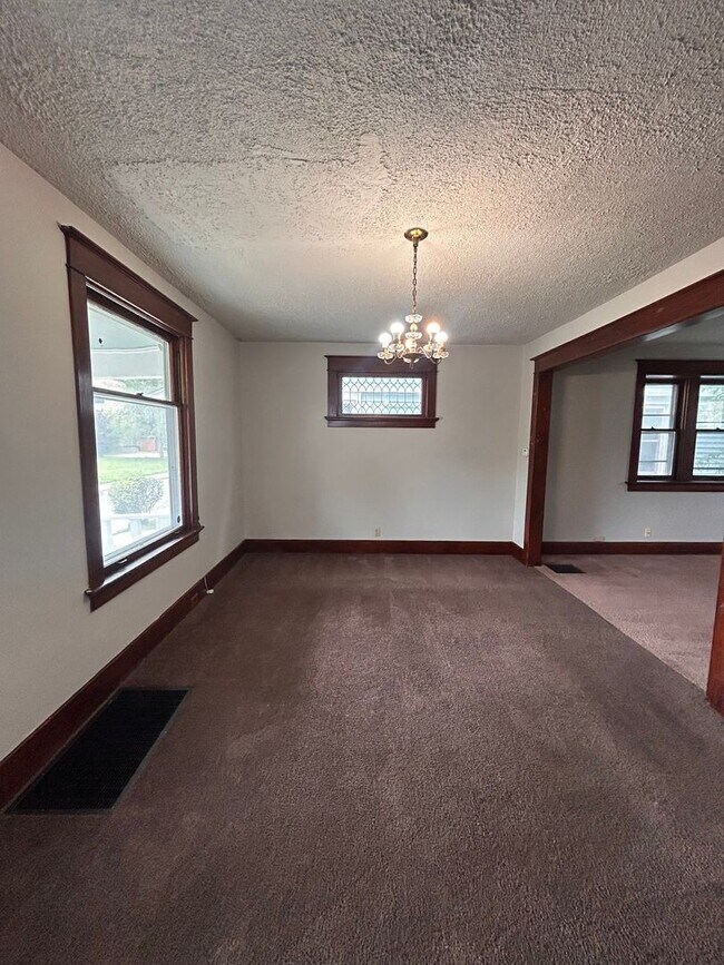 Foto del edificio - 434 Rose Ln