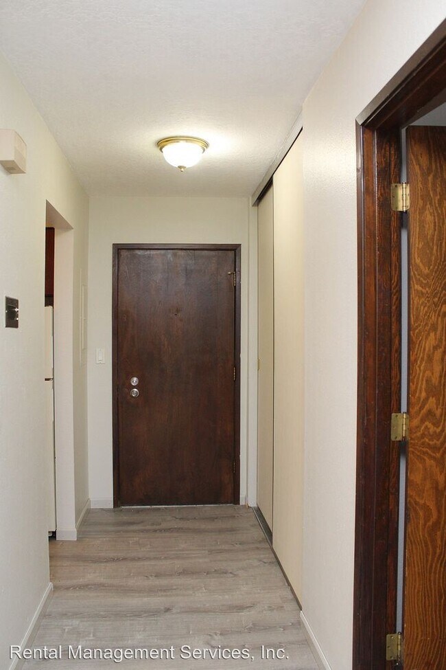 Foto del edificio - 6645-6755 SW Terri Ct
