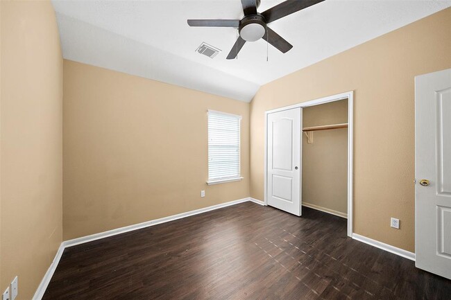 Building Photo - 8301 Seagull Ln