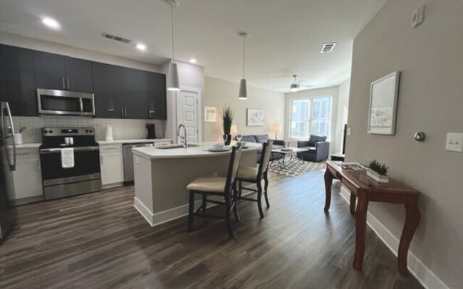 Foto del edificio - 1160 Johnson Ferry Rd NE