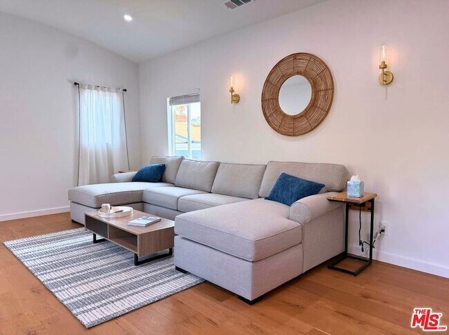 Foto del edificio - 4879 Hartwick St