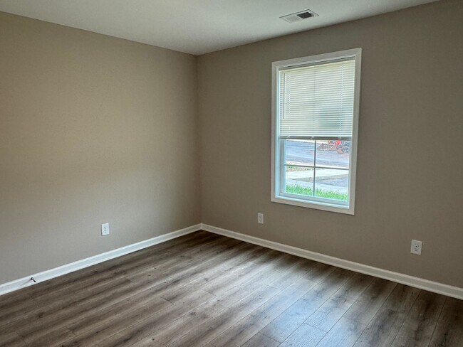 Building Photo - Brand new 3 bed 2 bath townhome in Smyrna