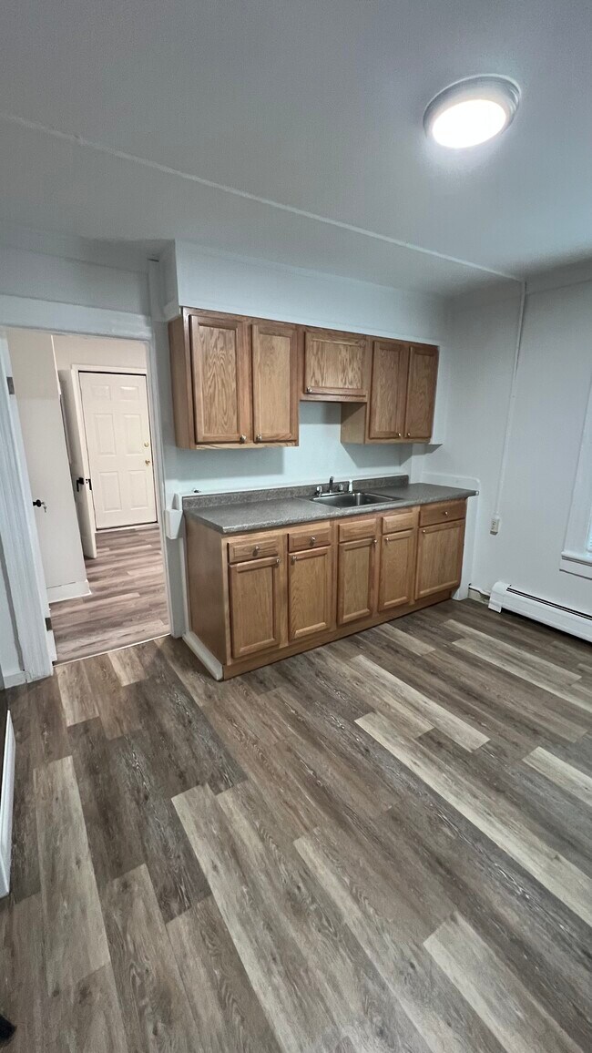 Building Photo - 161 N Main St