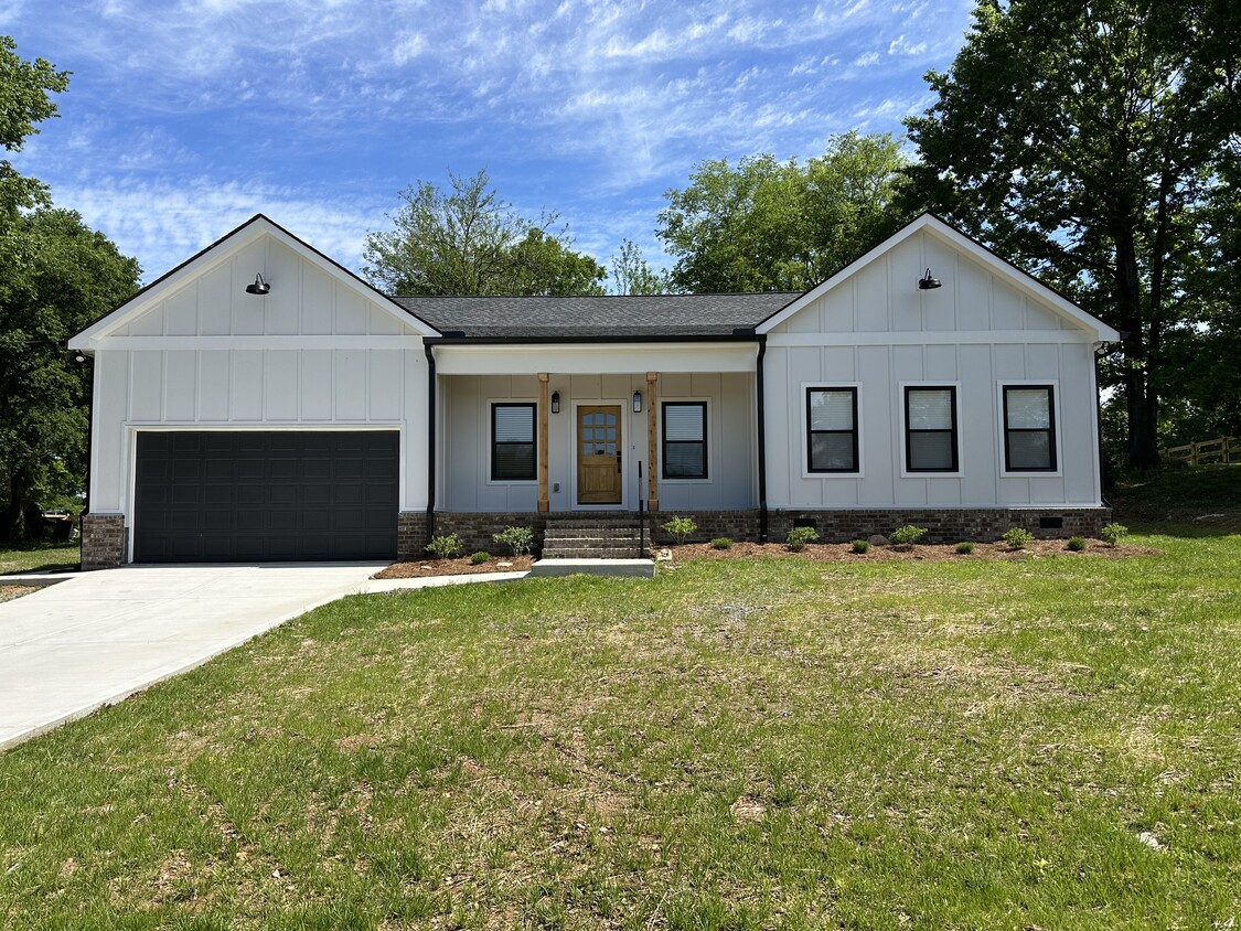 Primary Photo - 3525 Fairfield Pike