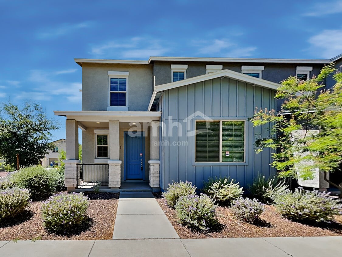 Foto principal - 20697 W Stone Hill Rd