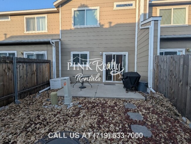 Foto del edificio - 870 Red Thistle View