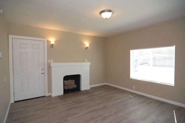 Foto del edificio - Charming 2 Bedroom 1 Bath Home! Central Tu...