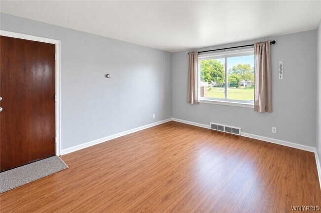 Foto del edificio - 1455 Sheridan Dr