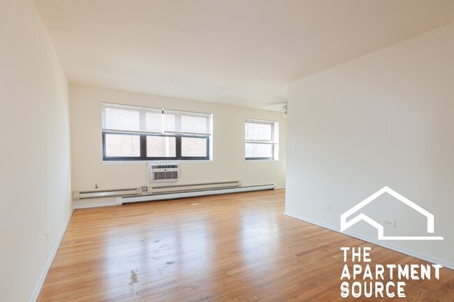 Photo - 660 W Wrightwood Ave Apartment