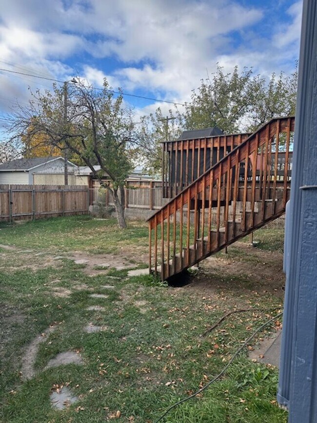 Foto del edificio - Newly remodeled Large Split entry home on North