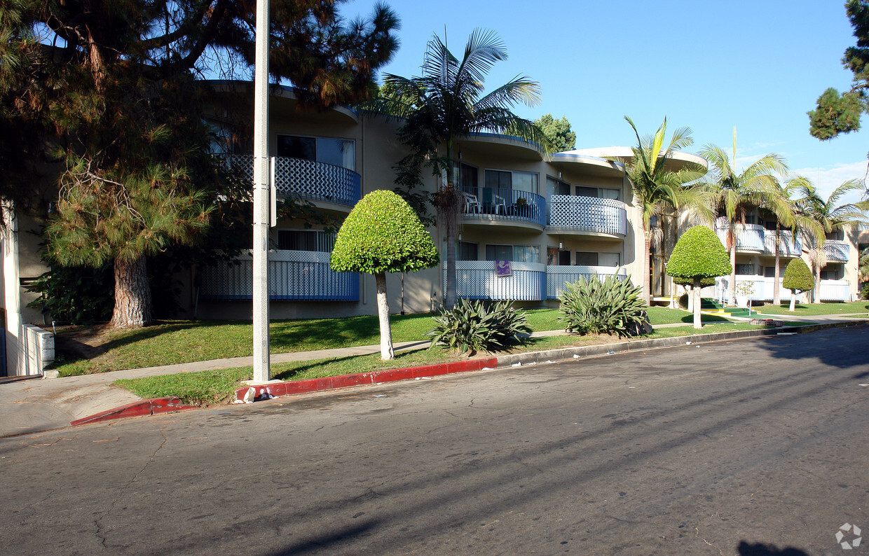 Building Photo - 850 Victor Ave