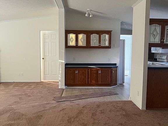 Building Photo - 301 Stardust Dr