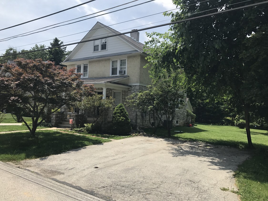 10 Arlington Rd, Malvern, PA 19355 Apartments in Malvern, PA