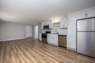 Building Photo - Glenora Gardens