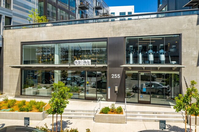 Entrada - Orion Apartments