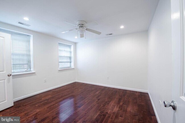 Foto del edificio - 545 Christian St