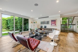 Building Photo - 280 SW 20th Rd