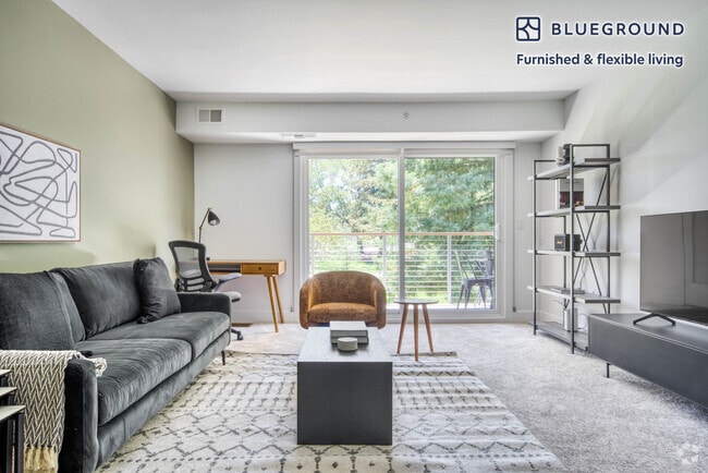 Building Photo - 350 Sharon Park Dr