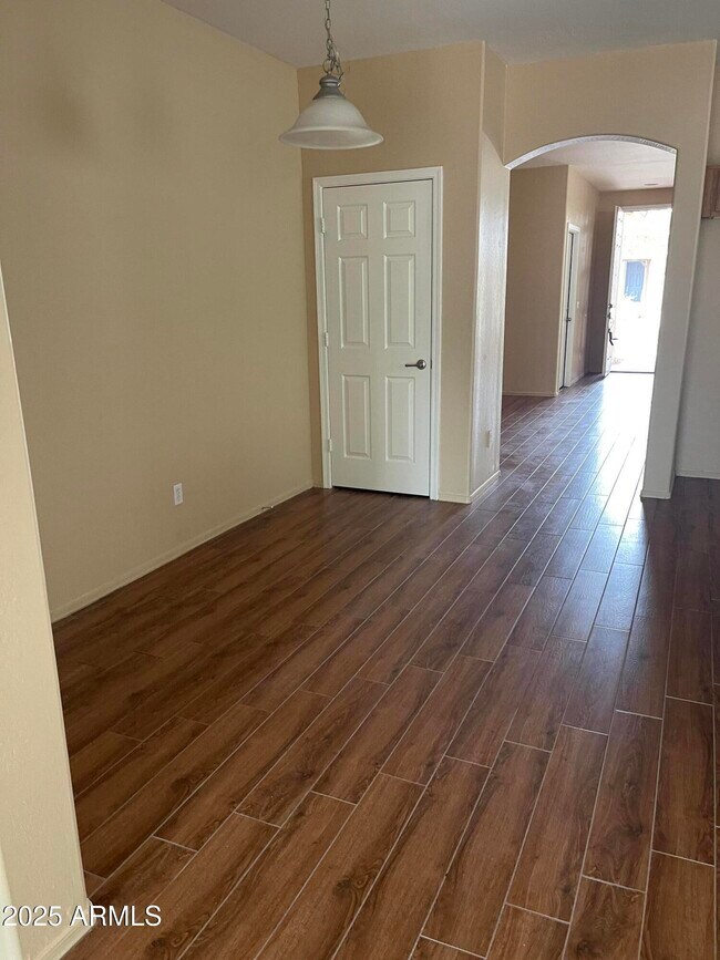 Foto del edificio - 1397 E Arrowhead Trail