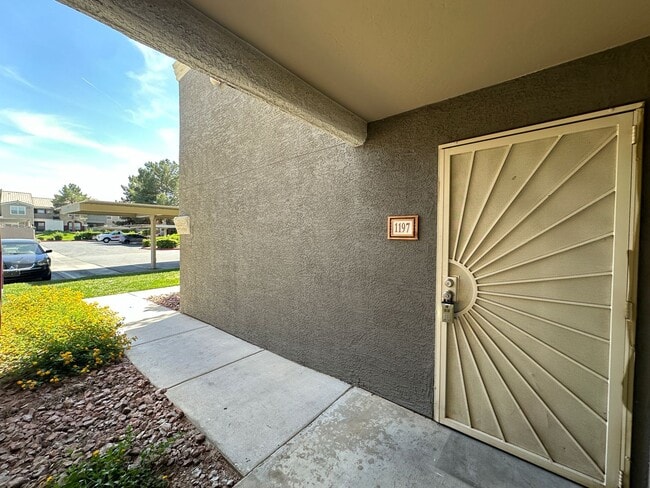 Building Photo - 5055 W Hacienda Ave