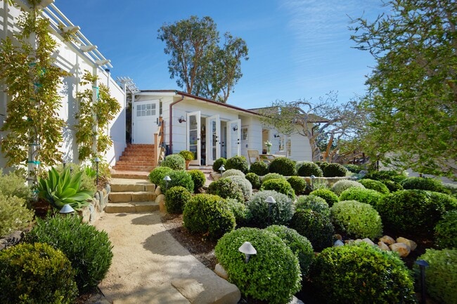 Building Photo - 6 Rockledge Rd