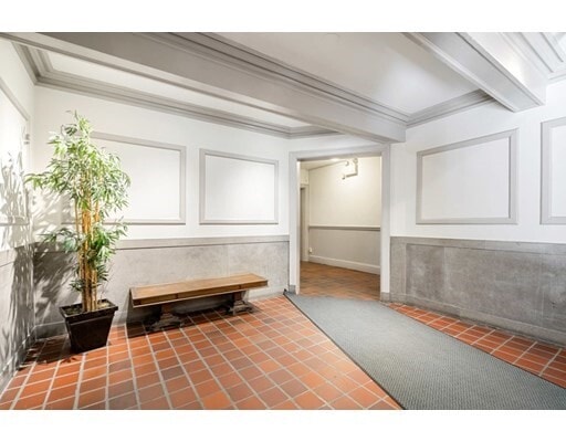 Building Photo - 41 Linnaean St