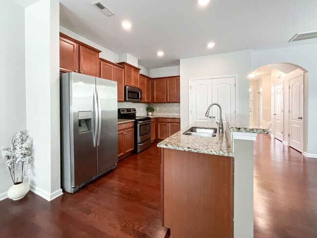 Building Photo - Modern Comfort: Elegant 3 Bed, 2.5 Bath To...