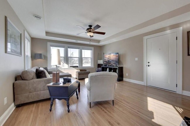 Interior Photo - 3711 Columbus Ave