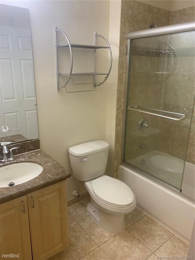 Foto del edificio - 3 br, 2.5 bath Townhome - 12430 SW 50th St...
