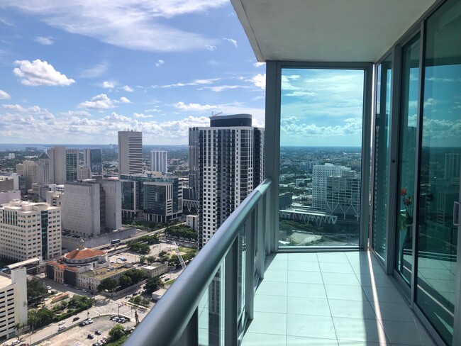 Foto del edificio - 888 Biscayne Blvd