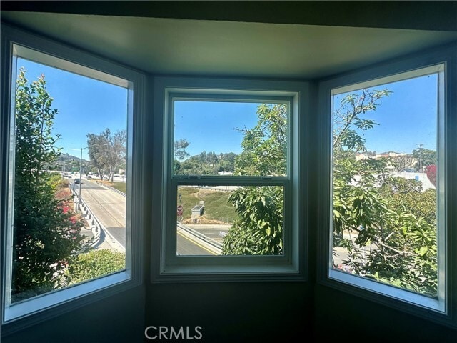 Building Photo - 6324 Franklin Ave