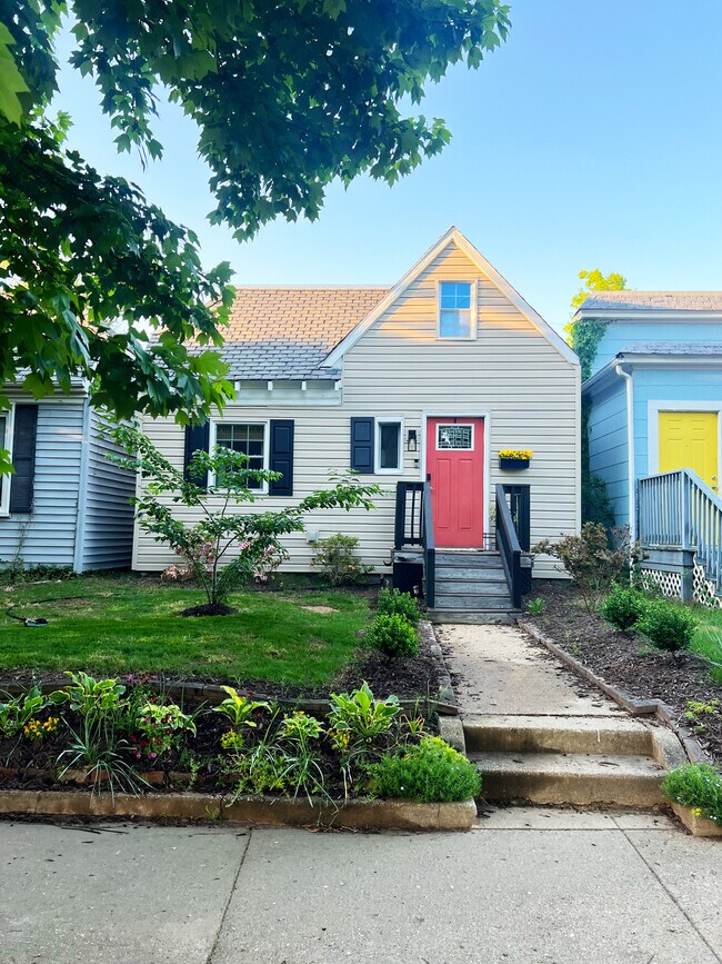 Foto del edificio - 2006 Maplewood Ave